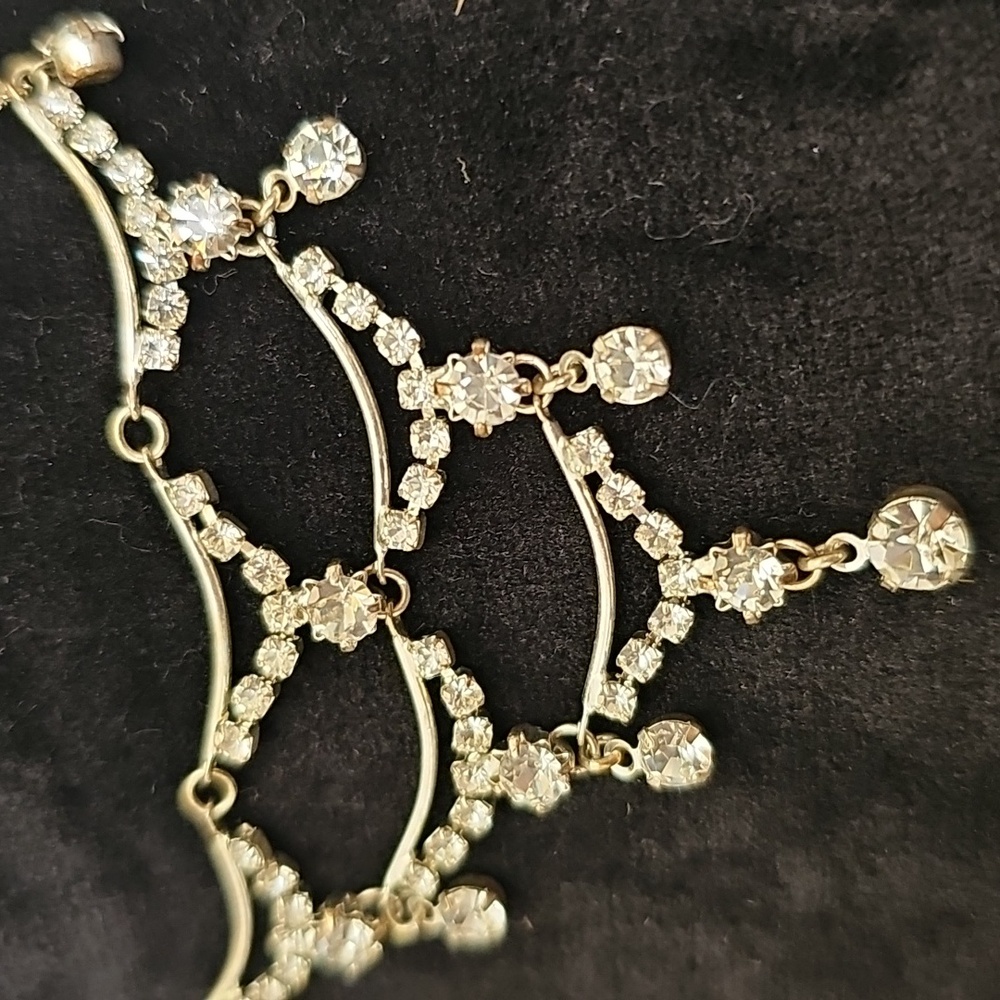 Claire's Silver and Rhinestone Necklace 🌠 - Picture 2 of 4
